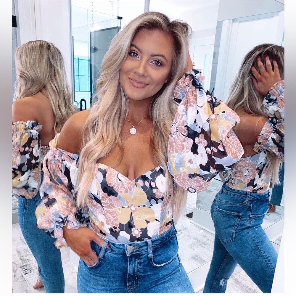 Seven wonders off the shoulder bodysuit size US4
